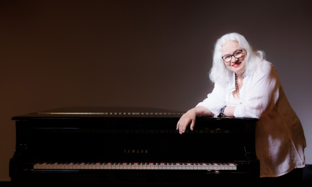 Ewa Pobłocka with a piano